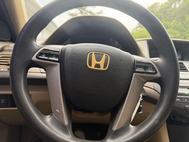 Honda Accord LX sedan AT 2010