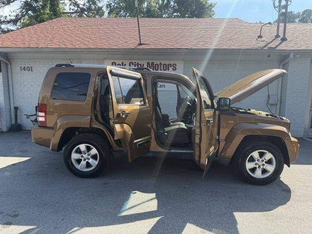 Jeep Liberty Sport 4WD 2011