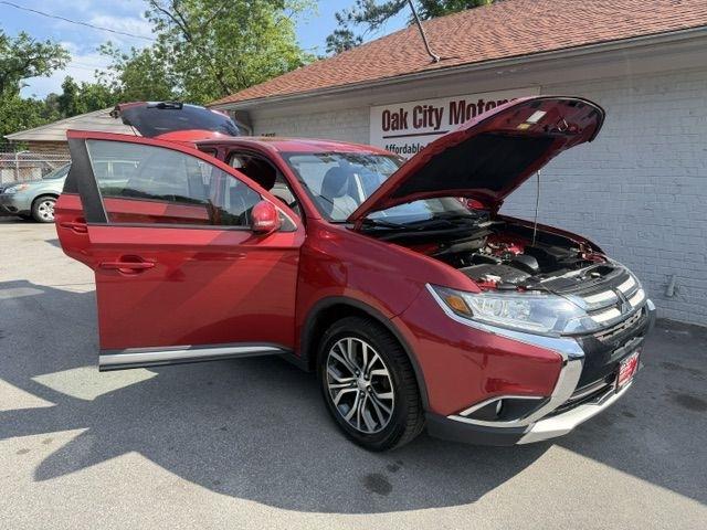 Mitsubishi Outlander SEL AWD 2017