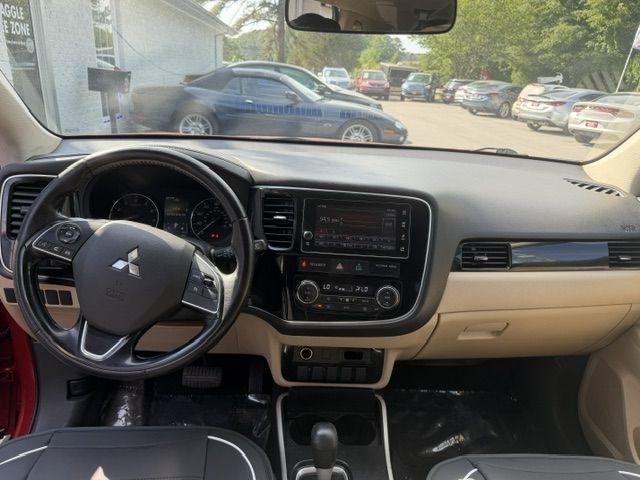Mitsubishi Outlander SEL AWD 2017
