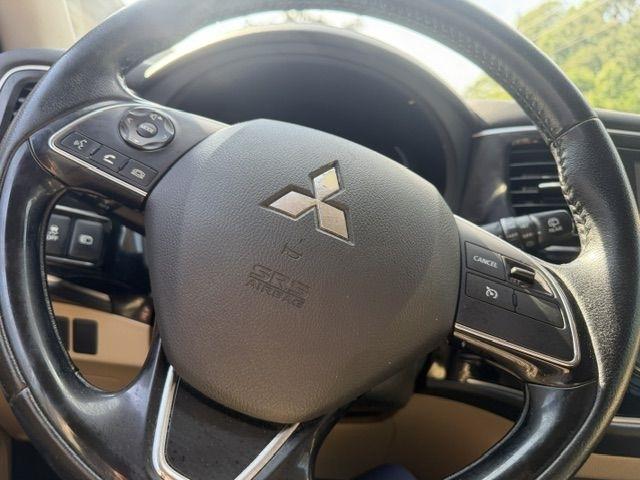 Mitsubishi Outlander SEL AWD 2017