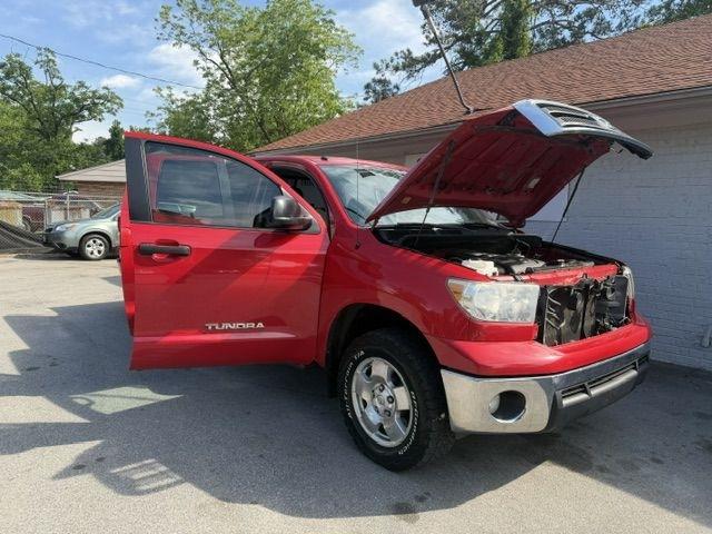 Toyota Tundra Tundra-Grade Double Cab 4.6L 4WD 2011