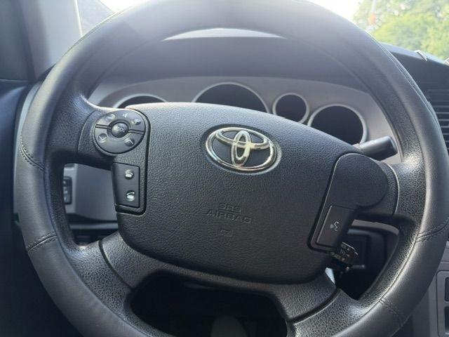Toyota Tundra Tundra-Grade Double Cab 4.6L 4WD 2011