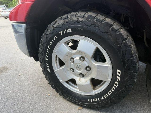 Toyota Tundra Tundra-Grade Double Cab 4.6L 4WD 2011