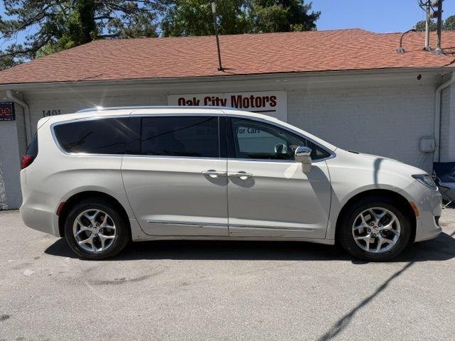 Chrysler Pacifica Limited 2017