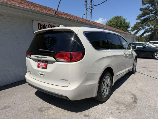 Chrysler Pacifica Limited 2017