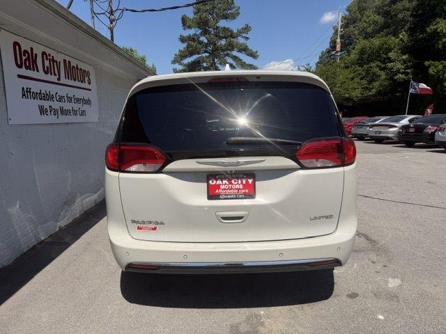 Chrysler Pacifica Limited 2017