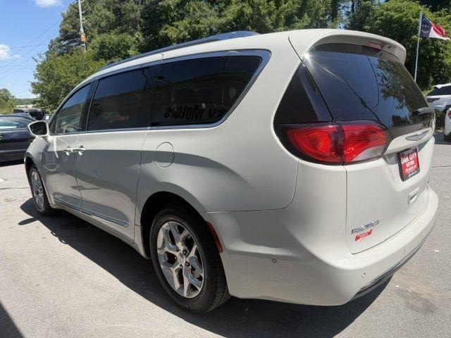 Chrysler Pacifica Limited 2017