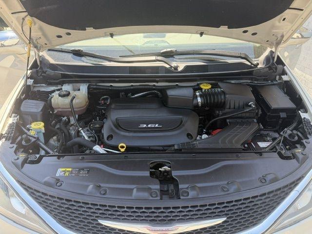 Chrysler Pacifica Limited 2017