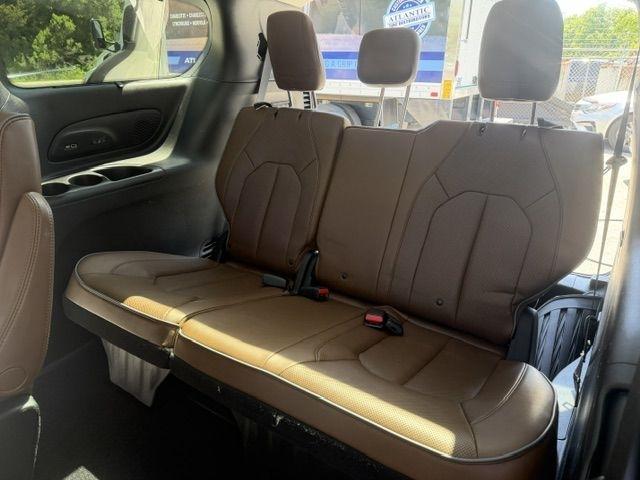 Chrysler Pacifica Limited 2017