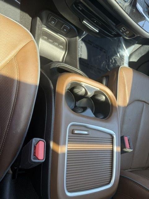 Chrysler Pacifica Limited 2017
