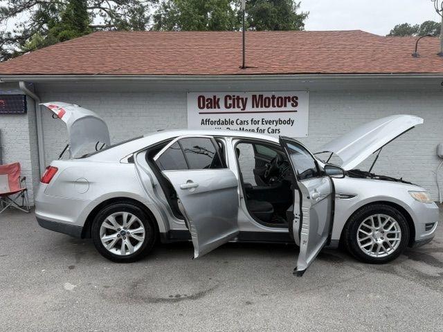 Ford Taurus SEL FWD 2011