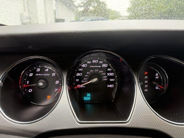 Ford Taurus SEL FWD 2011