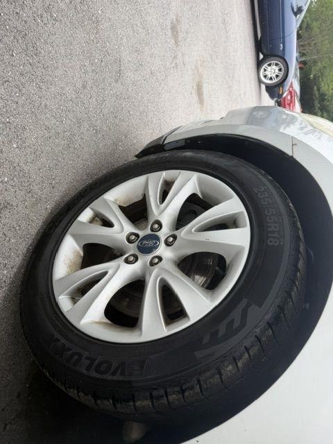 Ford Taurus SEL FWD 2011