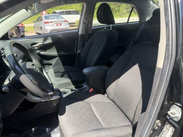 Toyota Corolla Base 4-Speed AT 2009