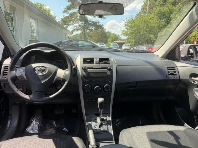Toyota Corolla Base 4-Speed AT 2009