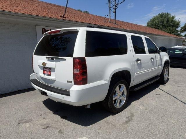 Chevrolet Suburban LT 1500 2WD 2012