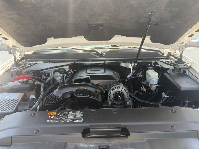 Chevrolet Suburban LT 1500 2WD 2012
