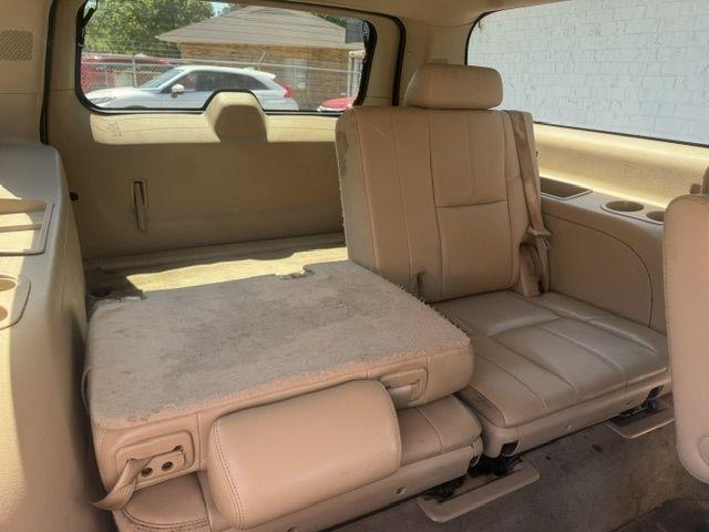 Chevrolet Suburban LT 1500 2WD 2012