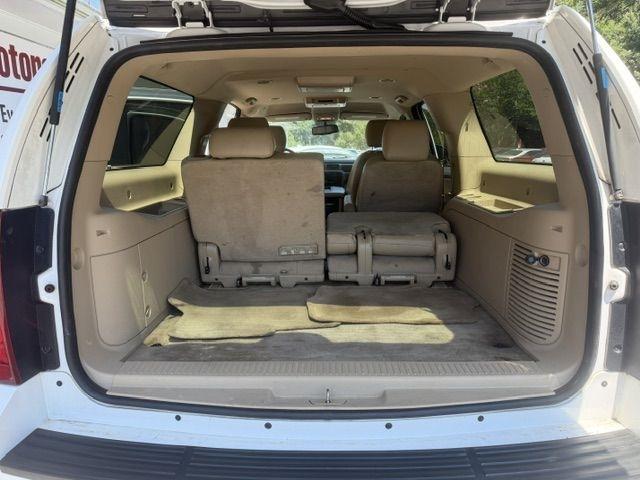 Chevrolet Suburban LT 1500 2WD 2012
