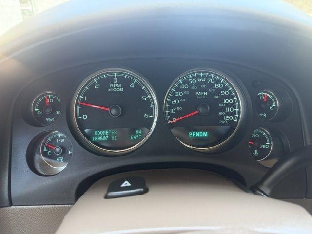 Chevrolet Suburban LT 1500 2WD 2012