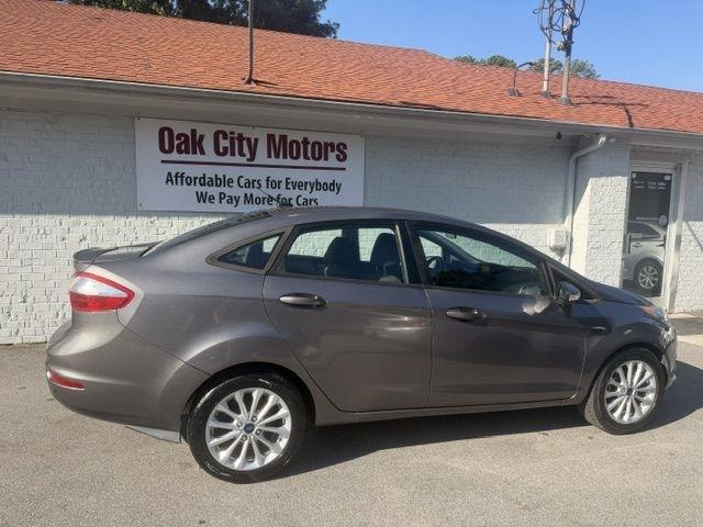 Ford Fiesta SE Sedan 2014