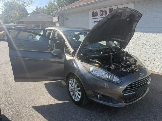 Ford Fiesta SE Sedan 2014