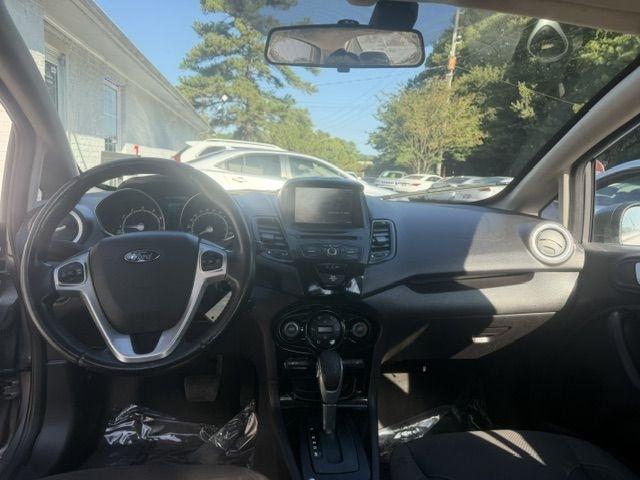 Ford Fiesta SE Sedan 2014