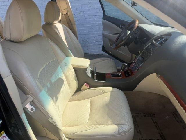 Lexus ES 350 Sedan 2011