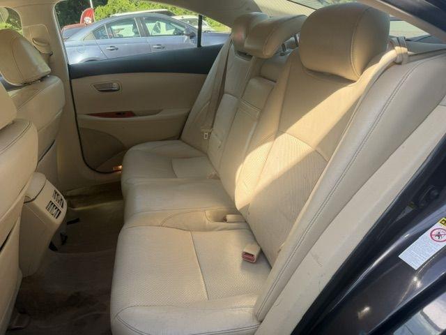 Lexus ES 350 Sedan 2011