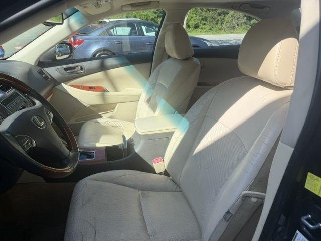 Lexus ES 350 Sedan 2011