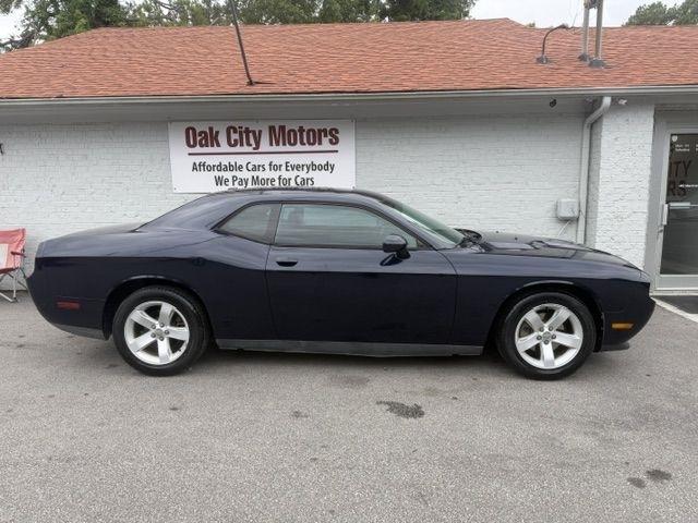 Dodge Challenger 2dr Cpe SXT Plus 2014