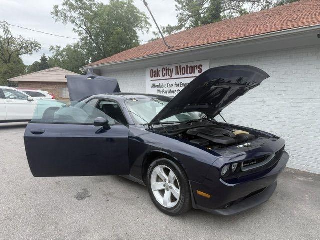 Dodge Challenger 2dr Cpe SXT Plus 2014