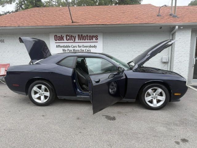 Dodge Challenger 2dr Cpe SXT Plus 2014