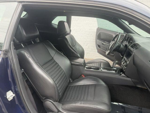 Dodge Challenger 2dr Cpe SXT Plus 2014