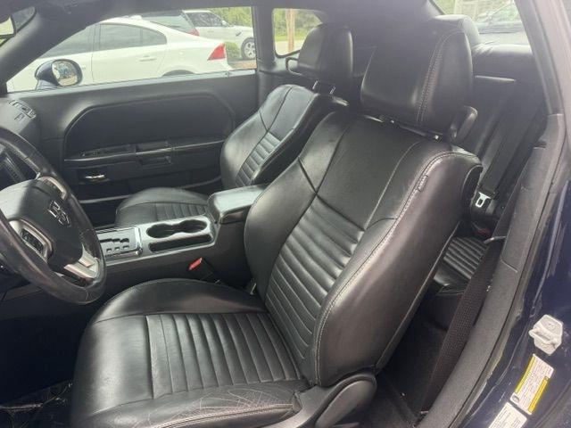 Dodge Challenger 2dr Cpe SXT Plus 2014
