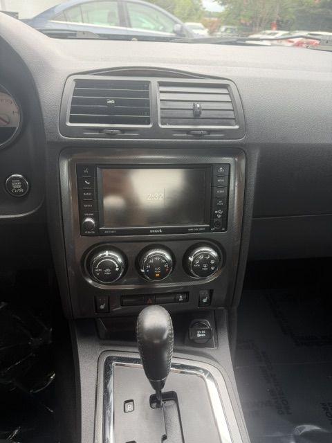 Dodge Challenger 2dr Cpe SXT Plus 2014