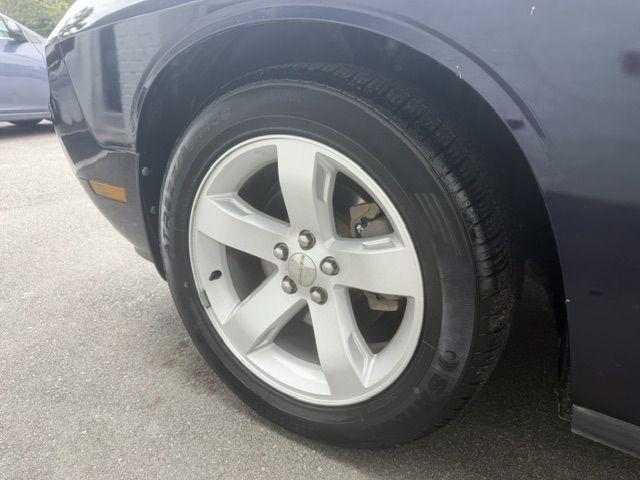 Dodge Challenger 2dr Cpe SXT Plus 2014