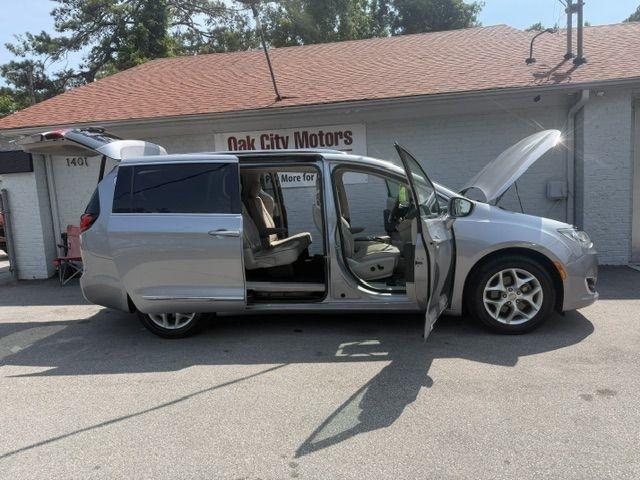 Chrysler Pacifica Limited FWD 2020