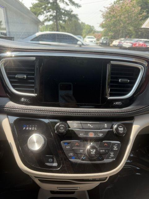 Chrysler Pacifica Limited FWD 2020