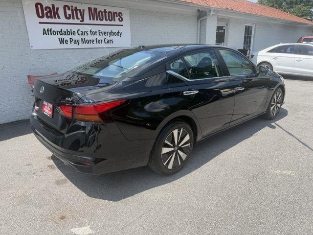 Nissan Altima 2.5 SV Sedan 2021