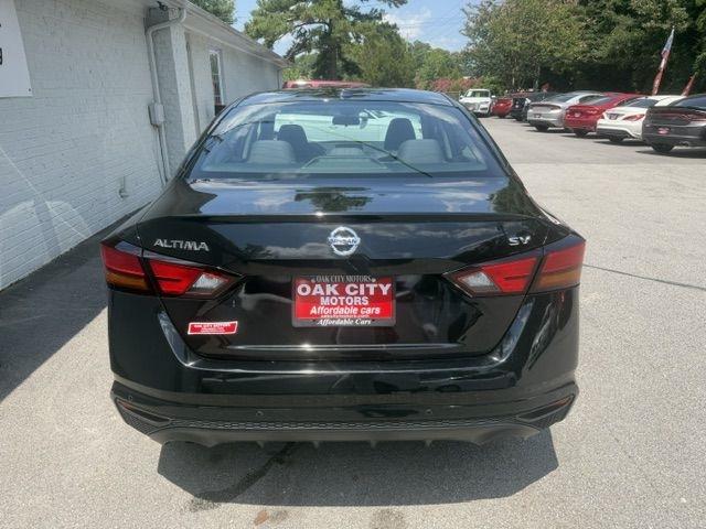 Nissan Altima 2.5 SV Sedan 2021
