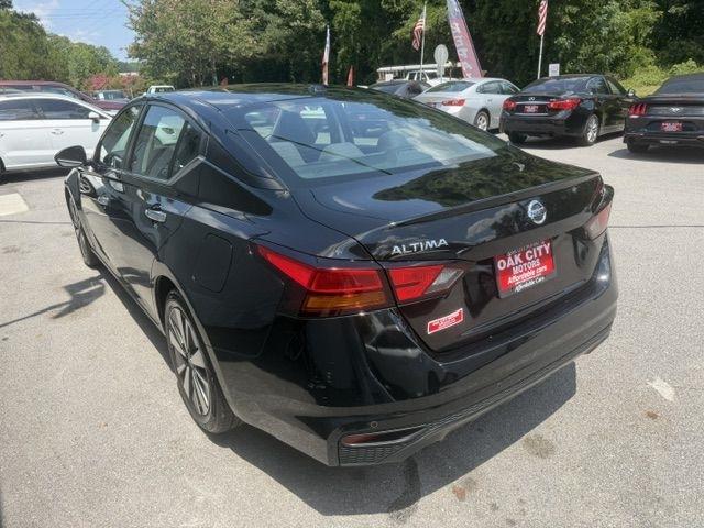 Nissan Altima 2.5 SV Sedan 2021