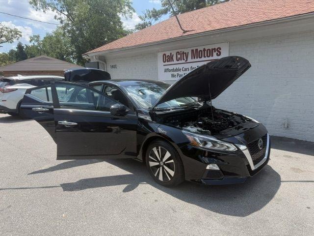 Nissan Altima 2.5 SV Sedan 2021