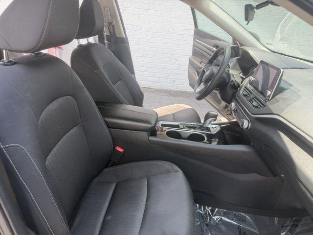 Nissan Altima 2.5 SV Sedan 2021