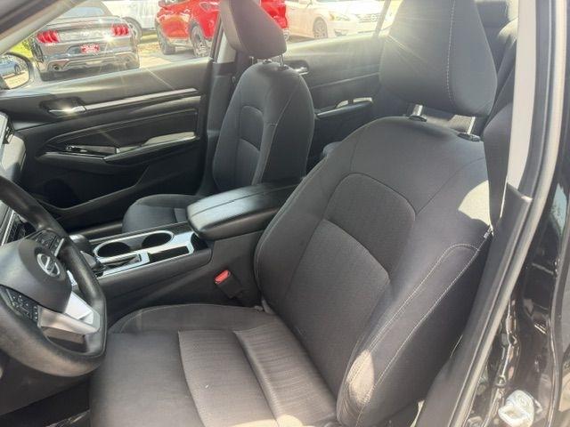 Nissan Altima 2.5 SV Sedan 2021