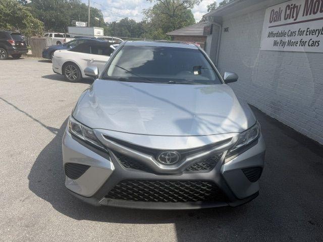 Toyota Camry SE Auto (Natl) 2020