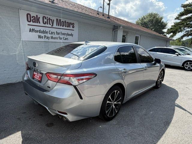 Toyota Camry SE Auto (Natl) 2020