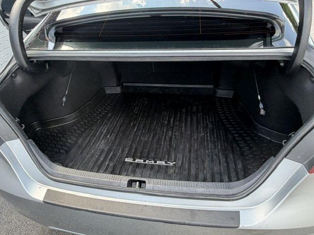 Toyota Camry SE Auto (Natl) 2020