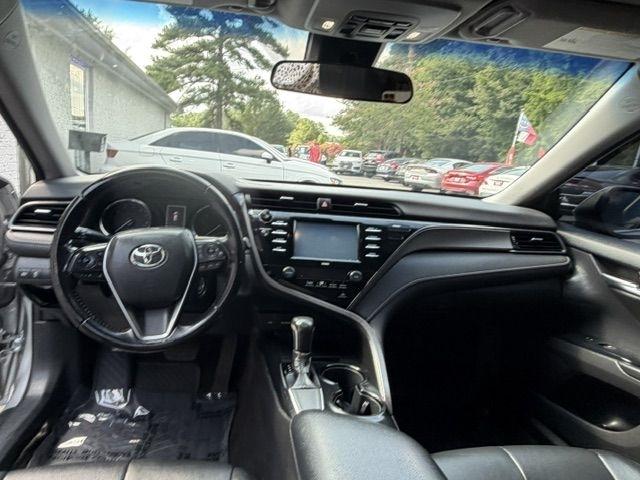 Toyota Camry SE Auto (Natl) 2020